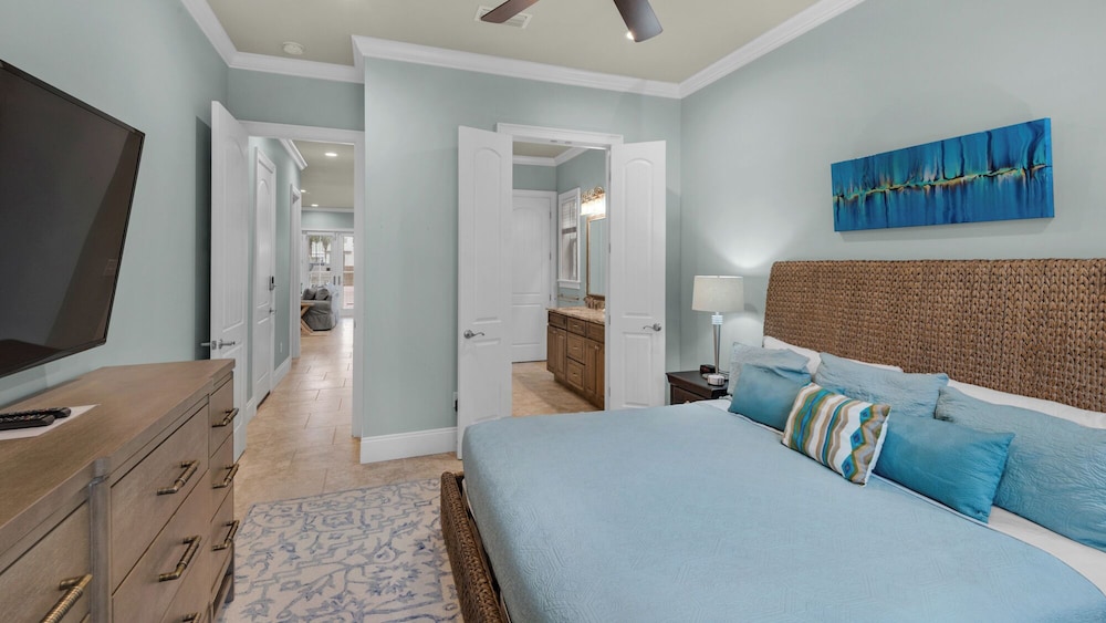Gorgeous Beach Home w/ Beautiful Views & Seacrest Pool - Minutes to Beach view 3