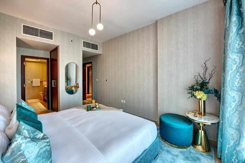 Durrani Homes - Designer 2BR Apt with stunning Burj Khalifa and Fountain View