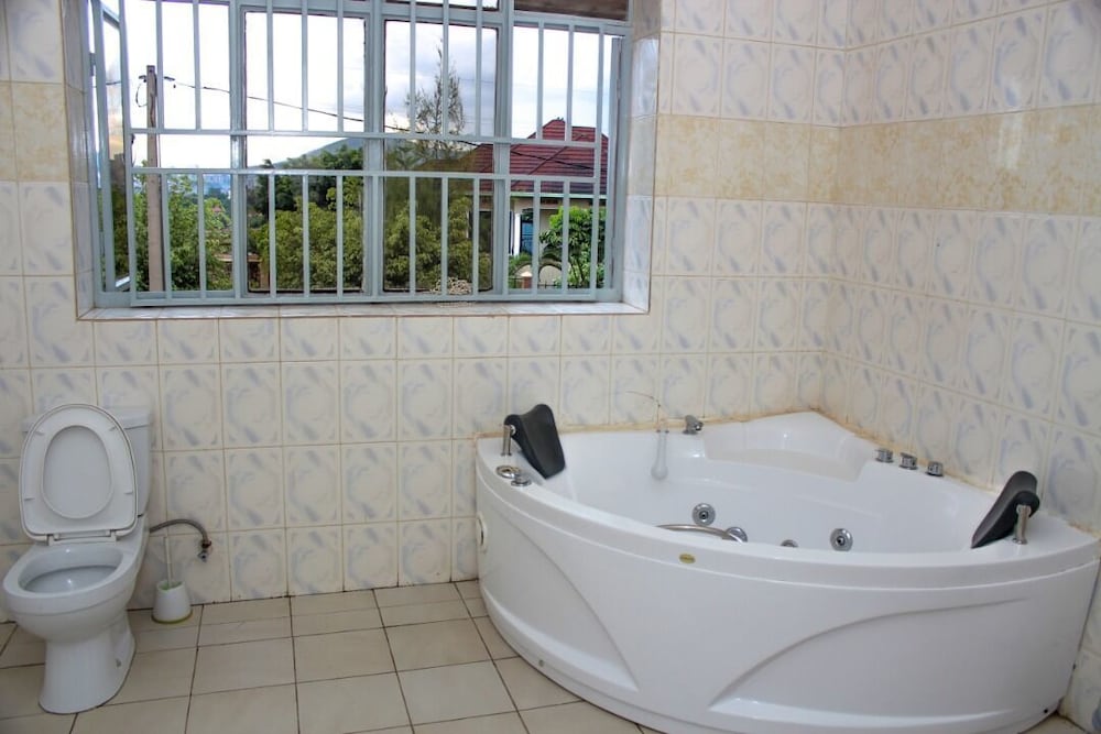 Azalea Guest House Gisozi view 3
