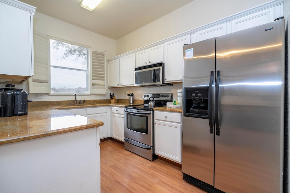 3132 CA - Charming Townhome Retreat