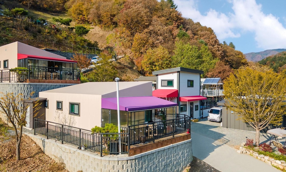 Gapyeong Ddobagi Pet & Spa Glamping view 5