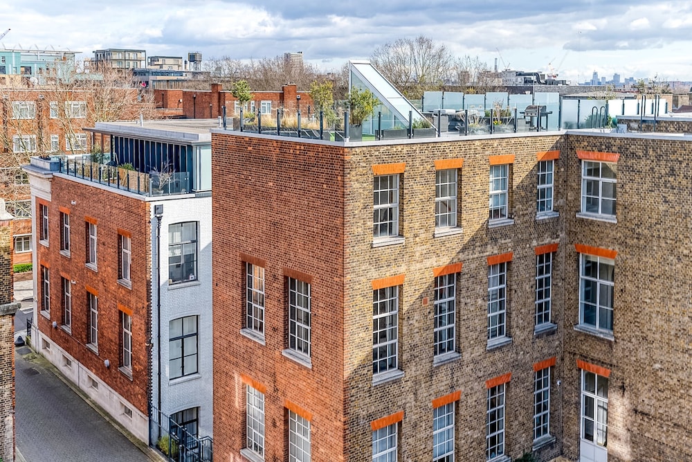 Modern Bermondsey Apartment