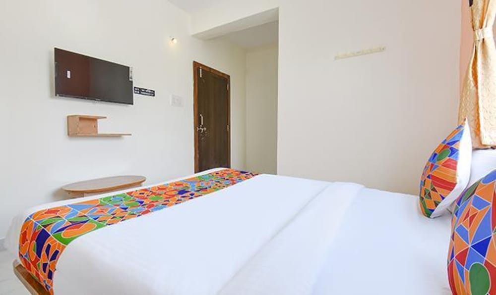 FabHotel Silver 9