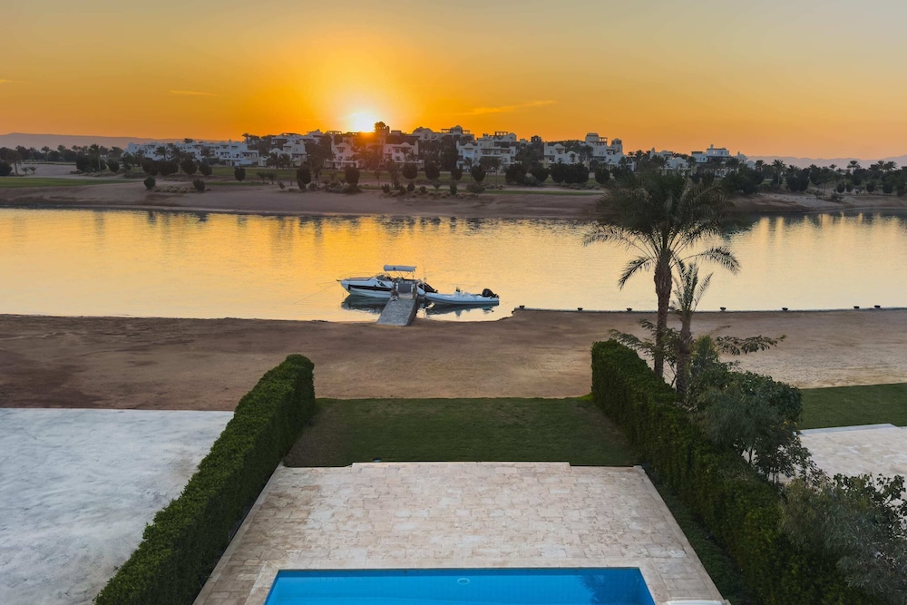 Xuru Stays I Sundown Symphony 4mbdr Villa @ Joubal El Gouna