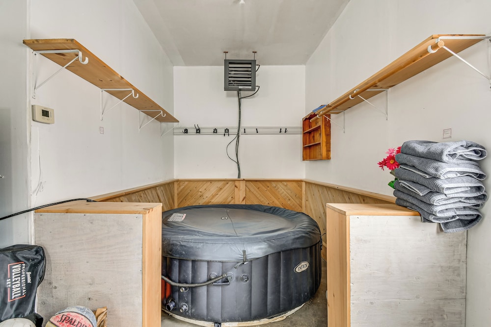 The Gathering Place: Rushville Home w/ Hot Tub