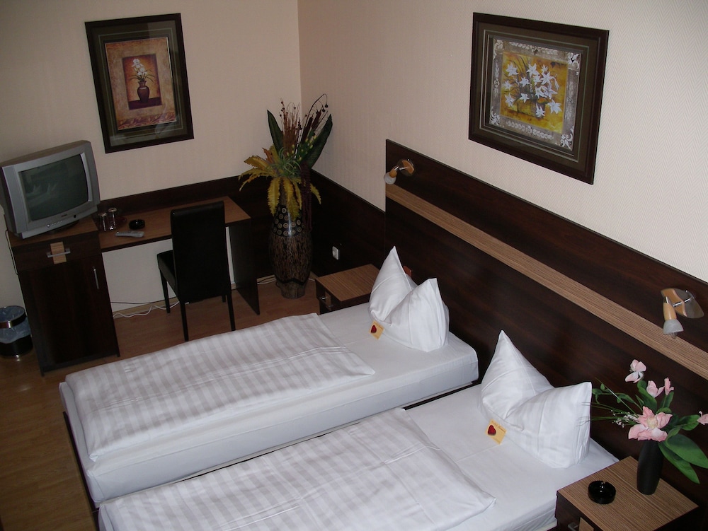 Frankfurt Vacations - Hotel Elbe - Property Image 17