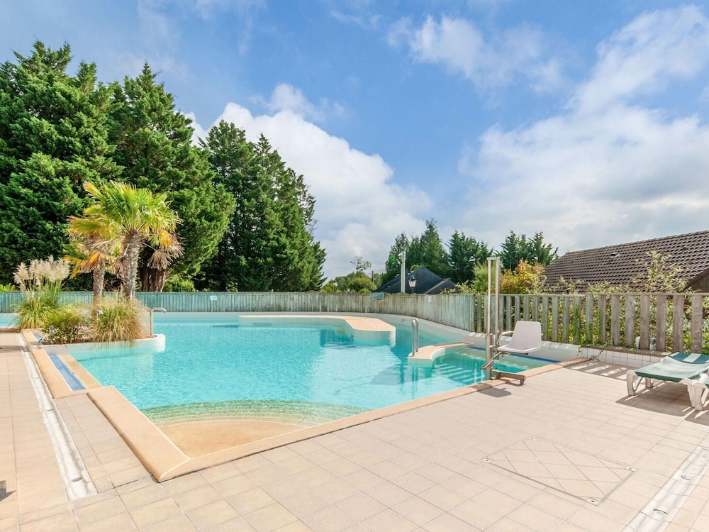Apartment in Branville With Communal Pool