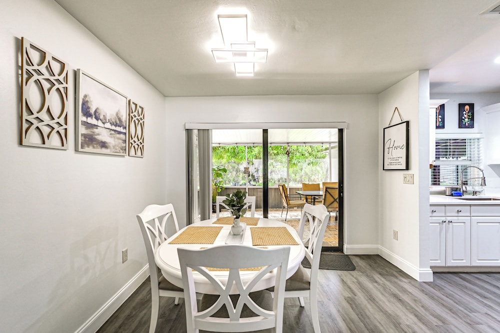 1 Mi to Dtwn Bonita Springs: Home w/ Lush Yard!