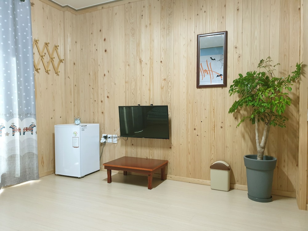 Chowoo Guesthouse
