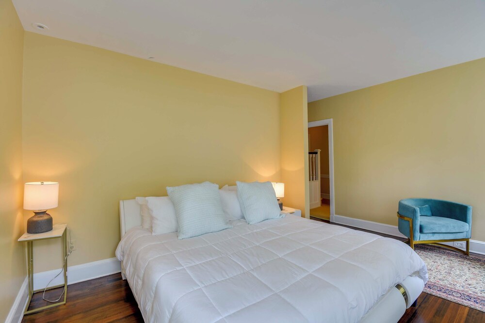 16 Mi to Baltimore: Spacious Home in Owings Mills!