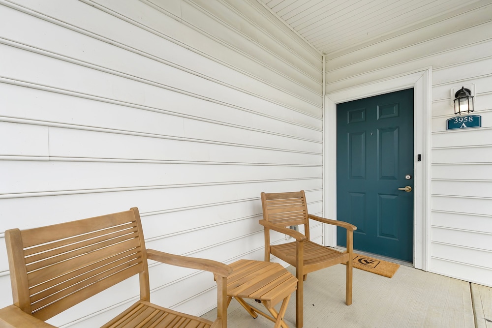 New Albany Hideaway Attached Garage 1st Floor