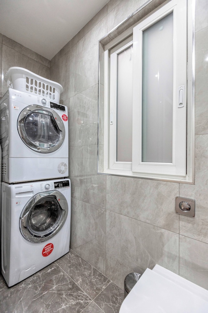 Luxury 3 BR Apt in Gzira Near Sliema - Stjulians
