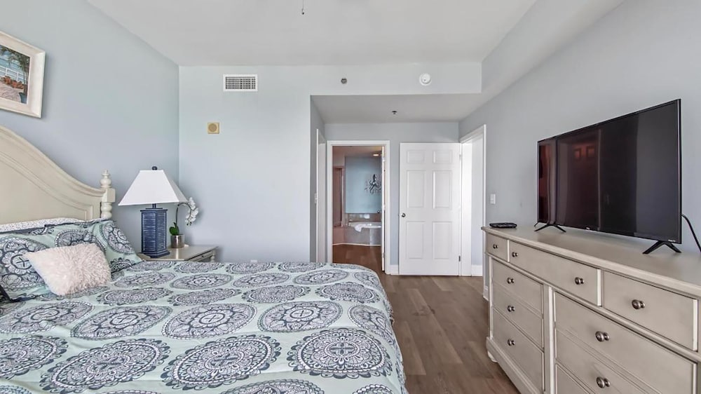 Laketown Wharf 1608- Turtle Tower