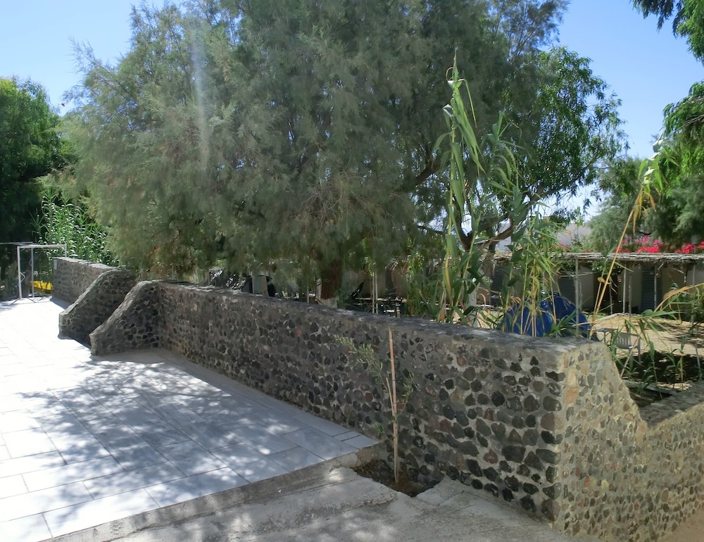 Santorini Camping & Hostel
