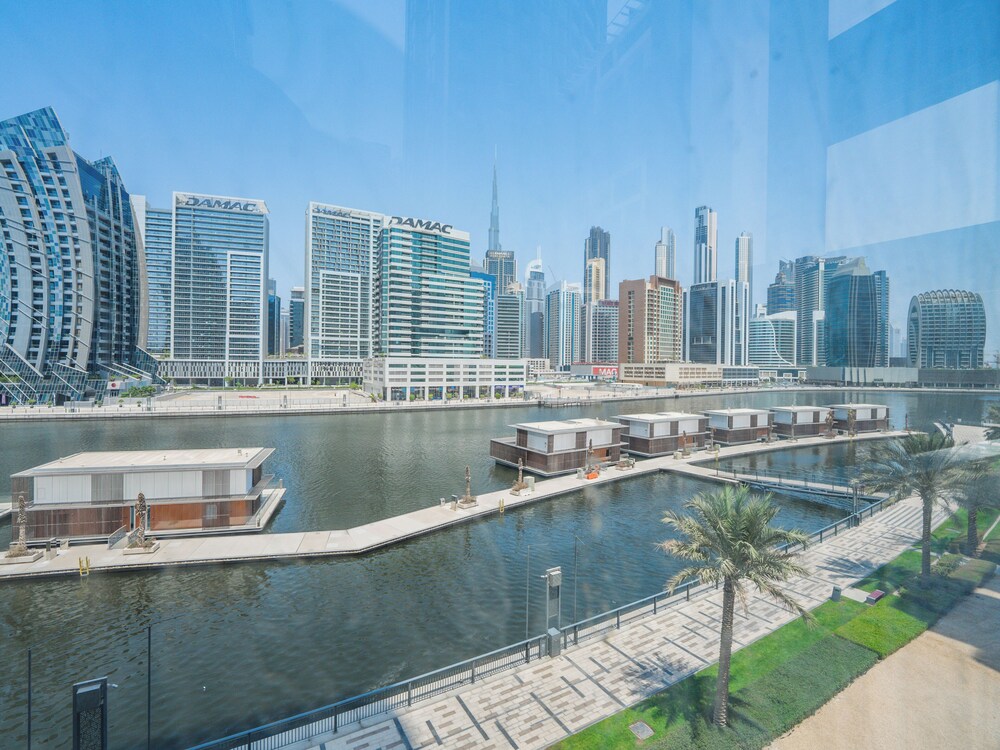Jaw-Dropping Canal Views From This Stylish Condo