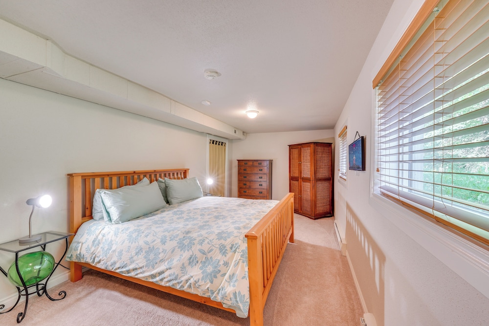 Explore Alaska: Woodsy Home w/ Deck in Palmer