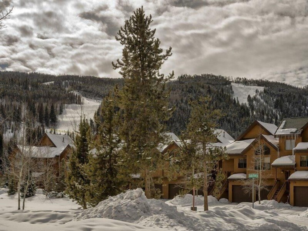 Snake River Village 3 Bedroom Apartment by Key to the Rockies