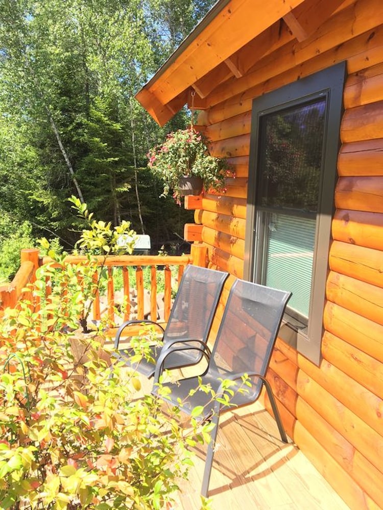 Moose Lodge and Cabins by Bretton Woods Vacations