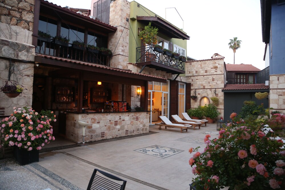 Attractive Studio with Jacuzzi EMP205