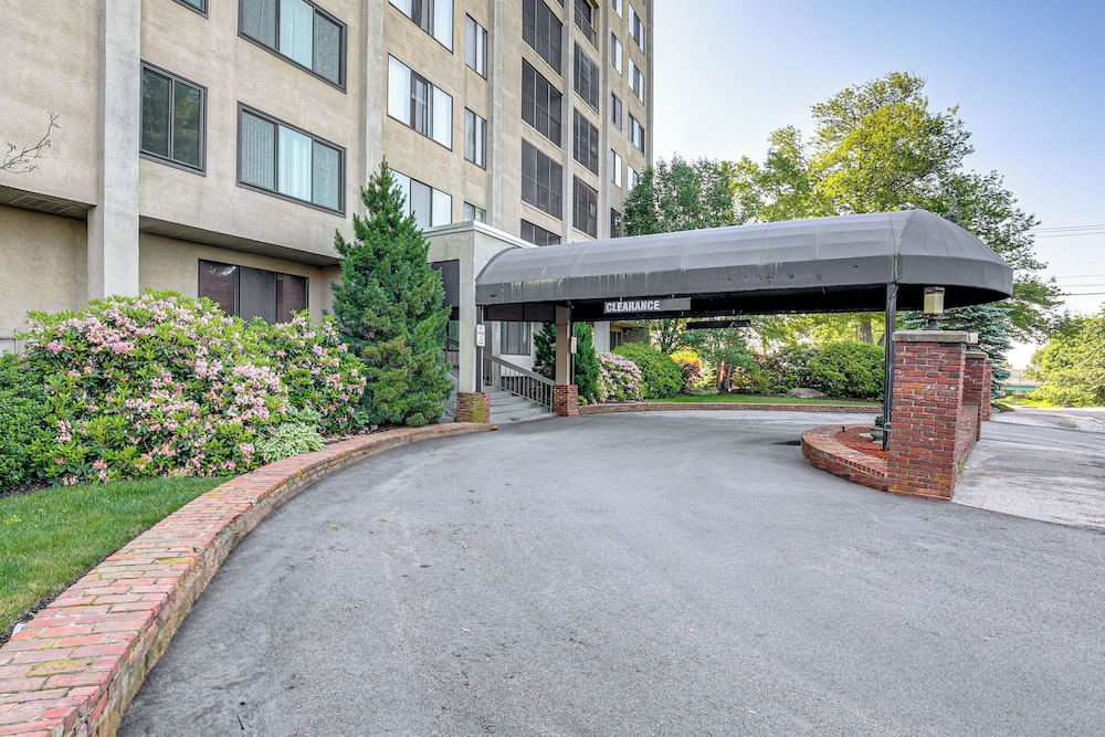 1 Mi to Millyard District: Unit w/ Furnished Porch