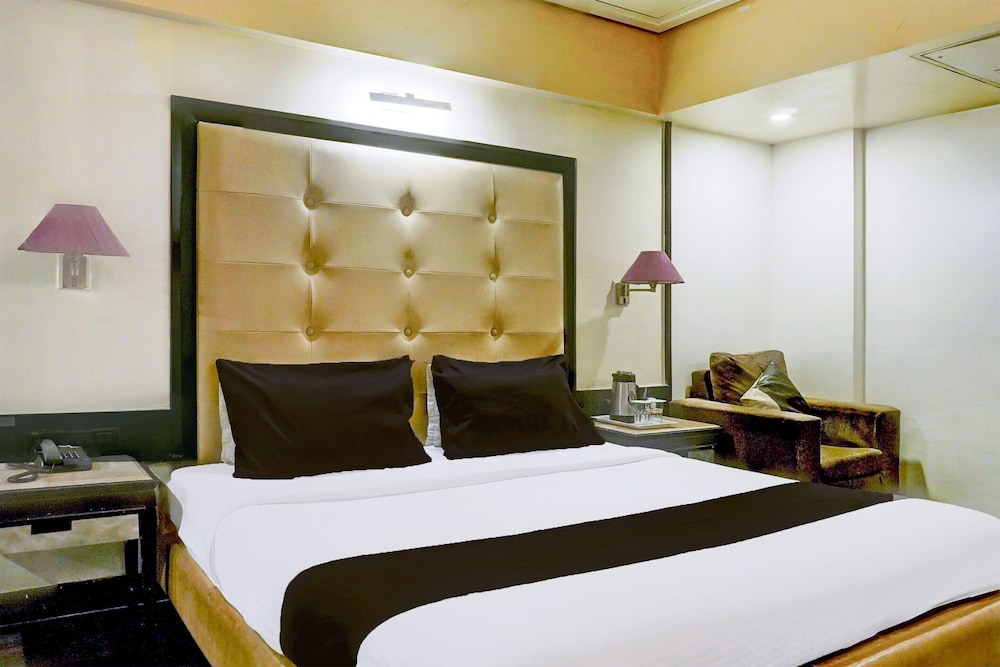 Premium Room Near Pataleshwar Temple, Pune
