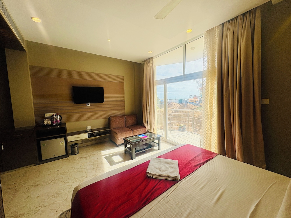 The Bay Suites Puri With Sea View