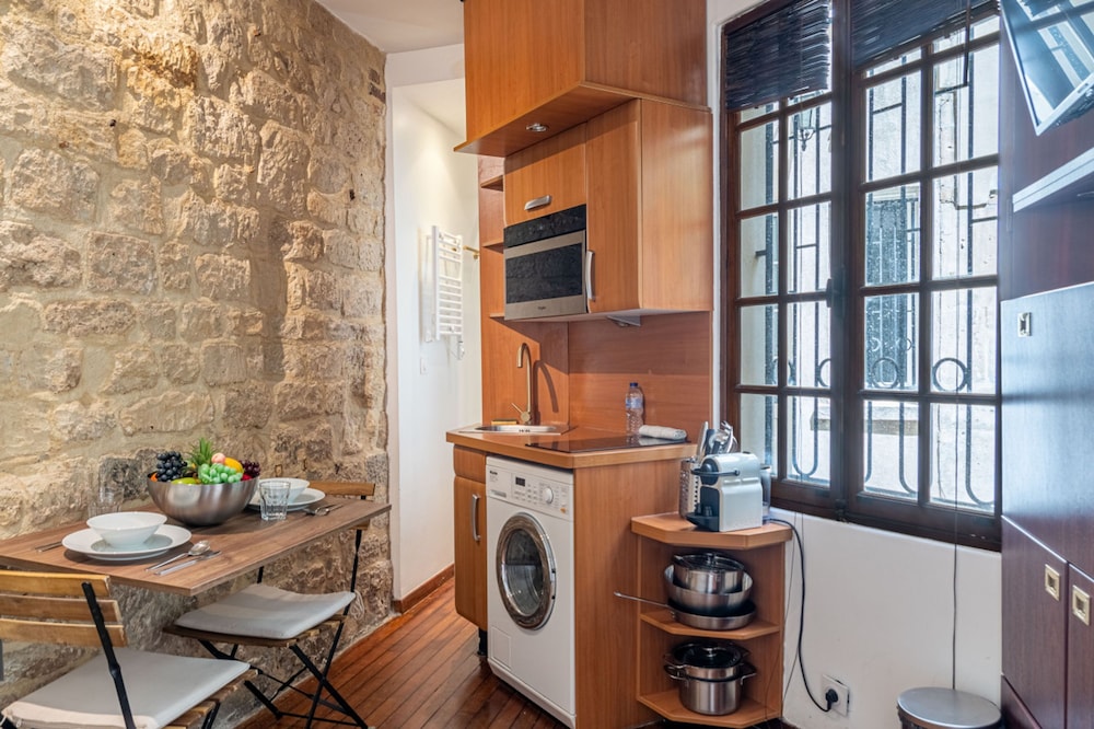 Lavie Maison Marais Studio Gem