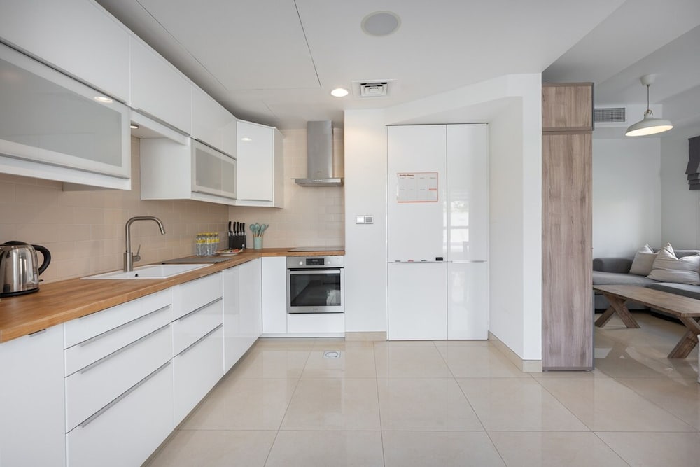 Luxurious Spacious 3-bedroom Villa With Private Pool at Springs 10