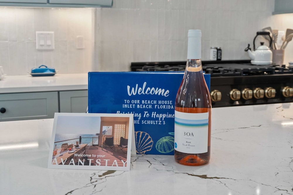 Rooftop Deck w/ Views, Pool, Luxury 5bdr Resorting To Happiness by Avantstay