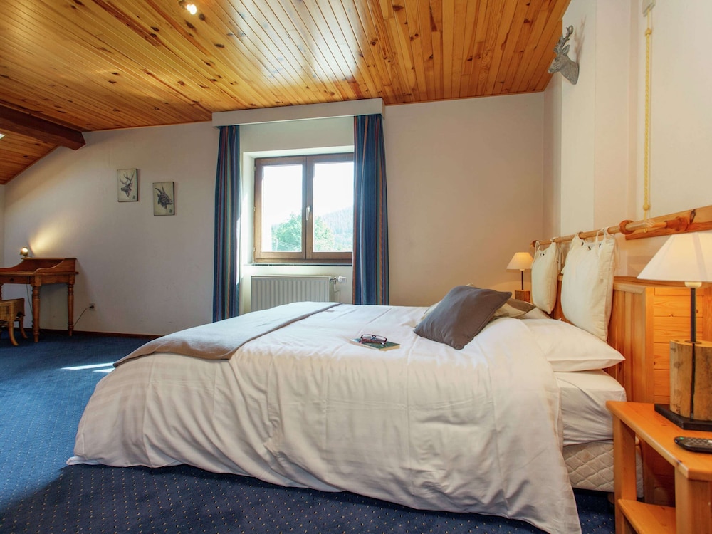 Group Getaway With Sauna view 2