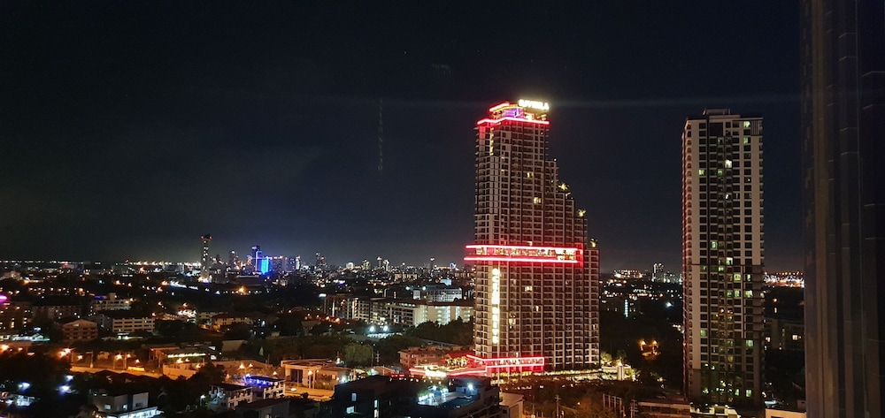 Private Swim Up Pool Apartment on Jomtien Beach Pattaya
