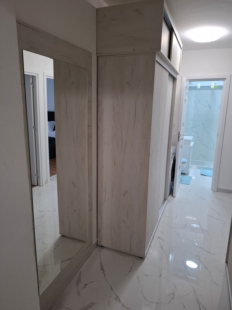 Apartment, 3 Rooms,nearby Piata Victoriei and Gara de Nord, Main Railwaystation