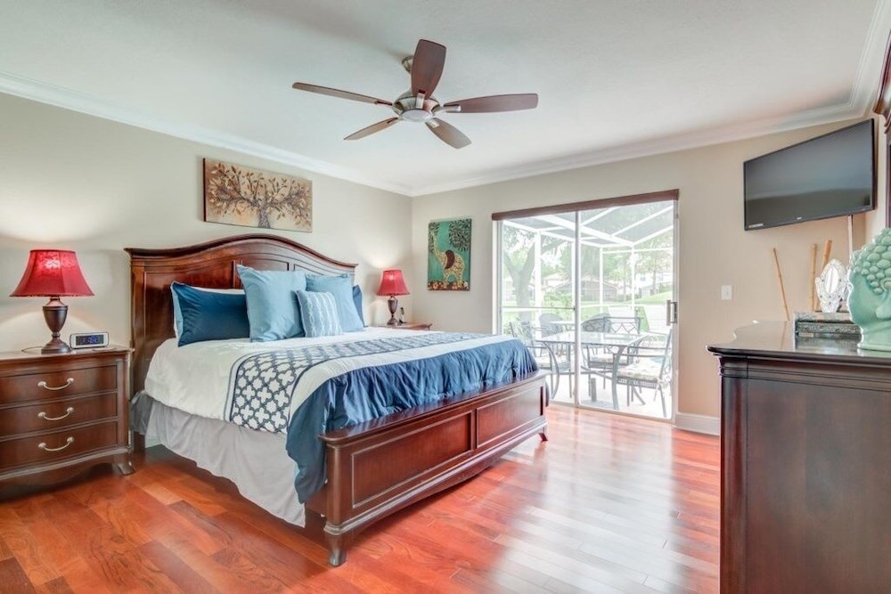 Southern Dunes Comforts Of Home! Golf Views! 4 Bedroom Home by RedAwning