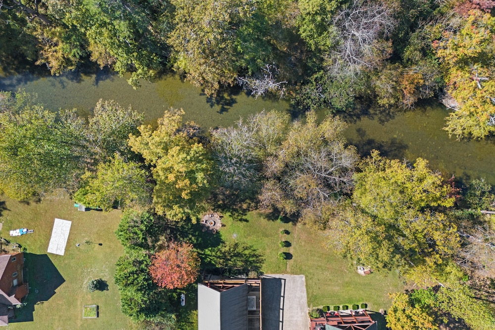 River View Dog Friendly Game Room w Hot Tub