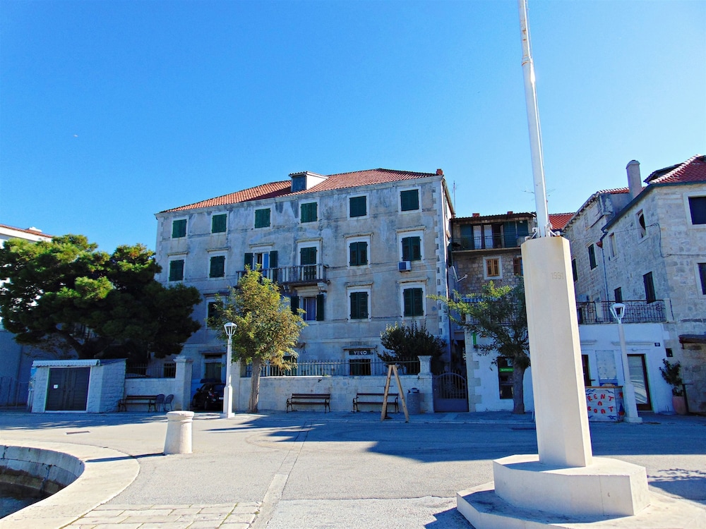 Photo 23