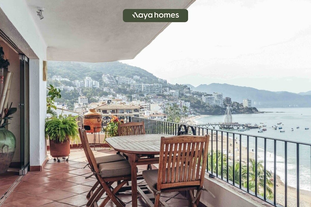 Ocean View 3Br Condo-balcony-beach-pool - 812