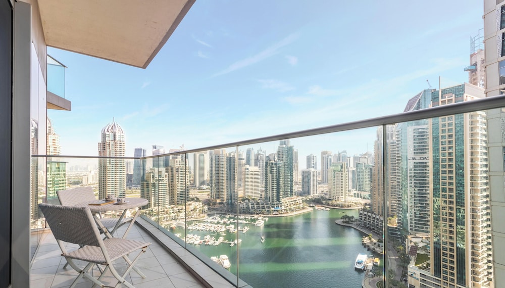 Manzil - 2BR in Dubai Marina w Sea View
