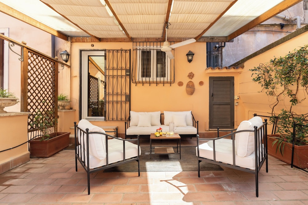 Pantheon Apartments