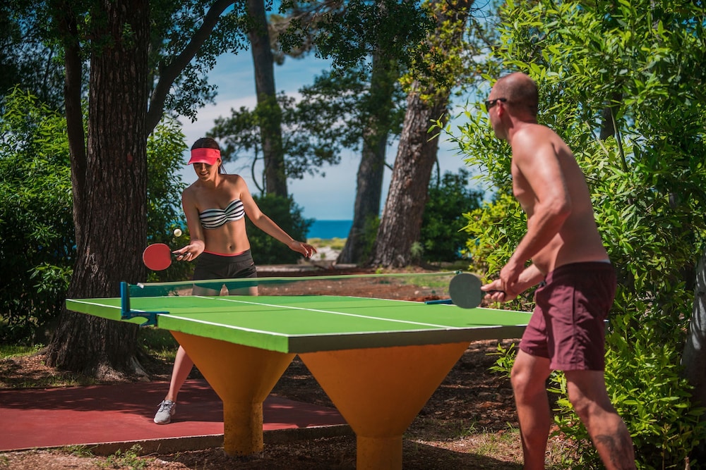 Isabella Island Hotel & Villas
