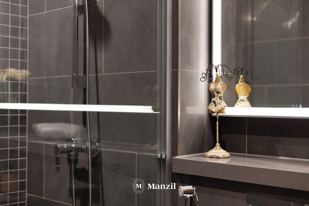 Manzil - Stylish 1BR with Pool and Gym