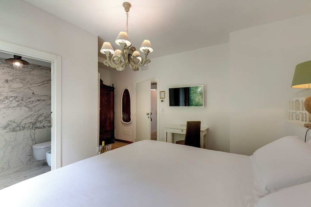 Entire Hilltop Villa With Private Pool In Palazzuolo Sul Senio