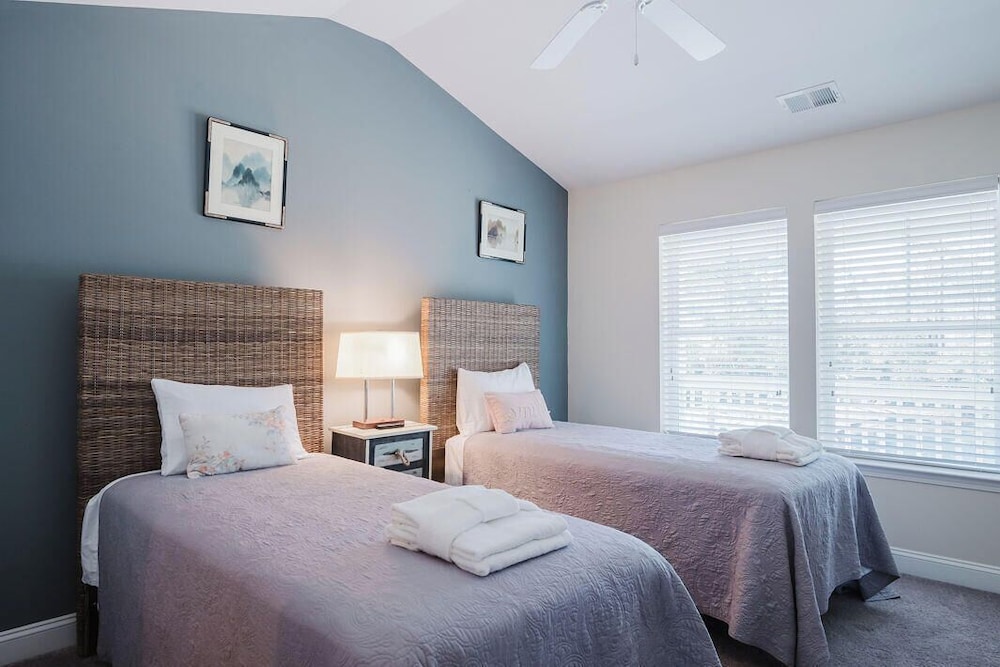 Mary Margaret Cottage - Spacious 4 Bed Coastal Home, Historic Old Town Bluffton