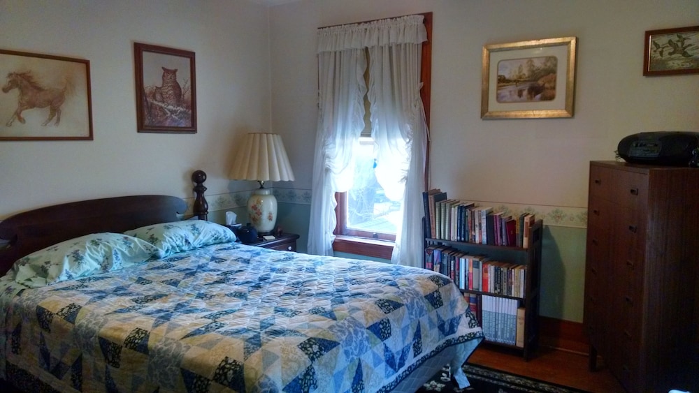 Fish & Loaves B&B
