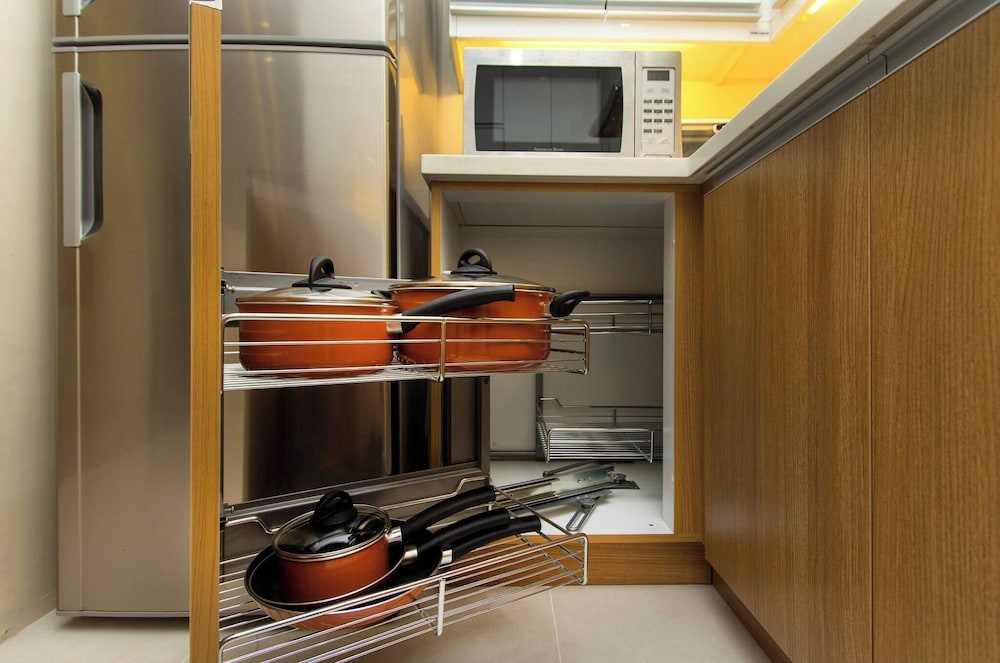 Elegant 2BR Apartment in Upscale Fort BGC Fast Wifi