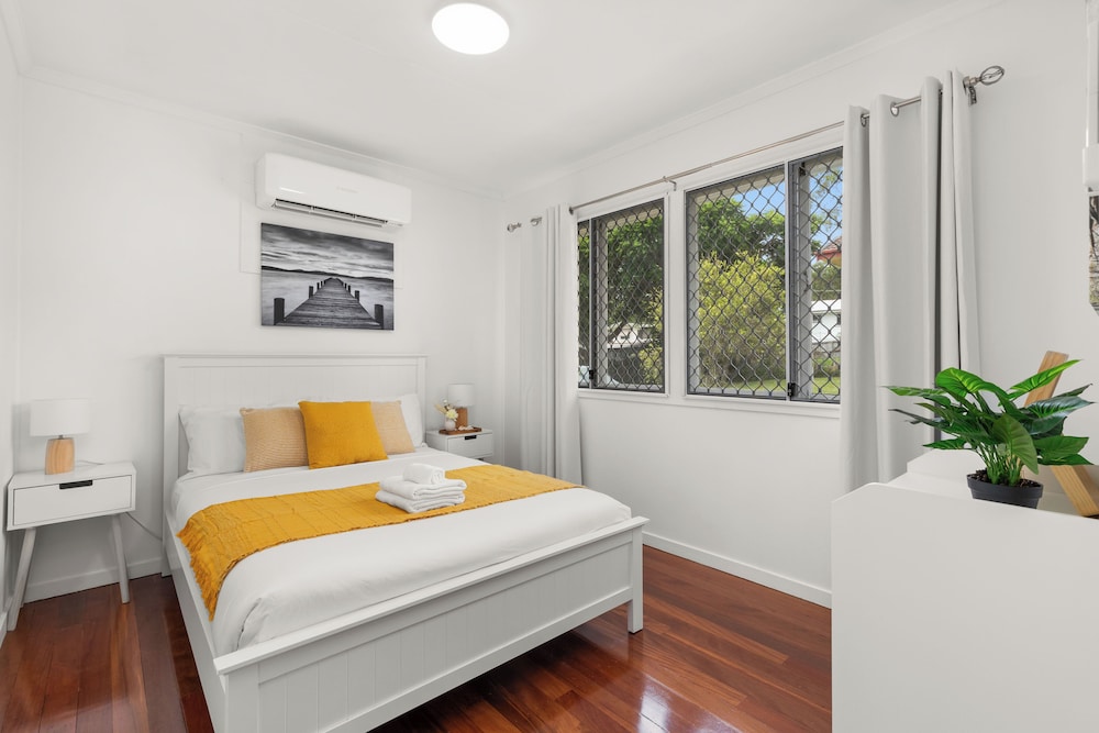 Kozyguru | Carindale | 3 Bedroom Cosy House