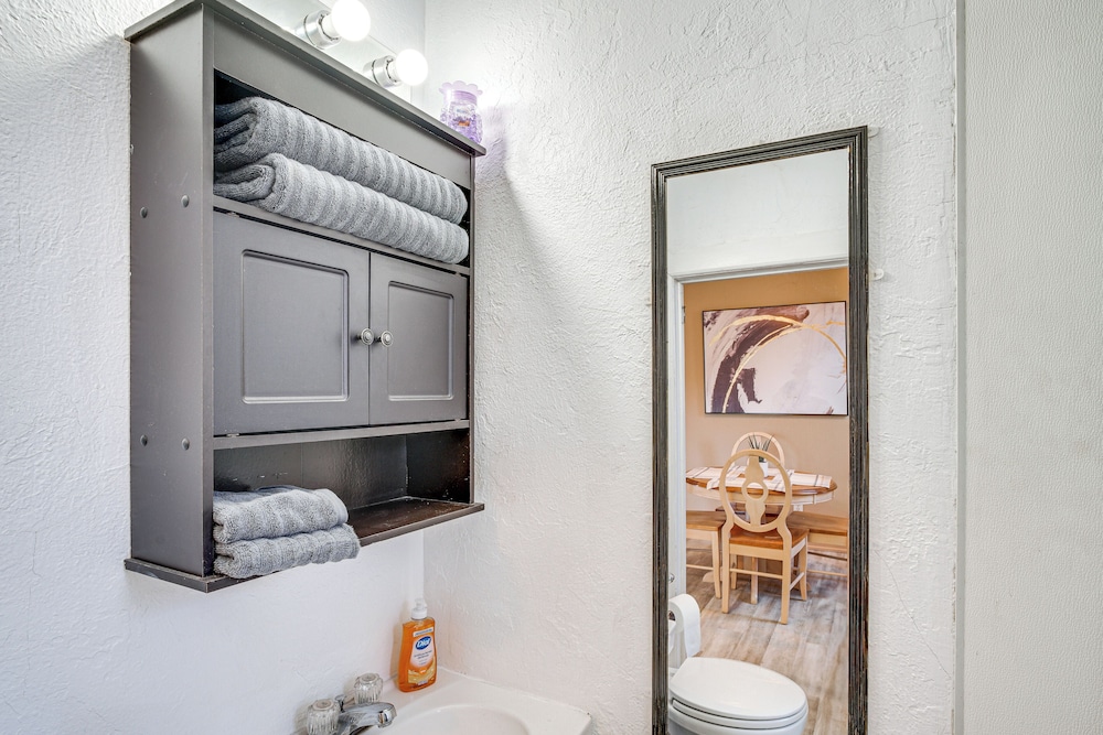 2 Mi to Dtwn: Studio Suite in Sheboygan