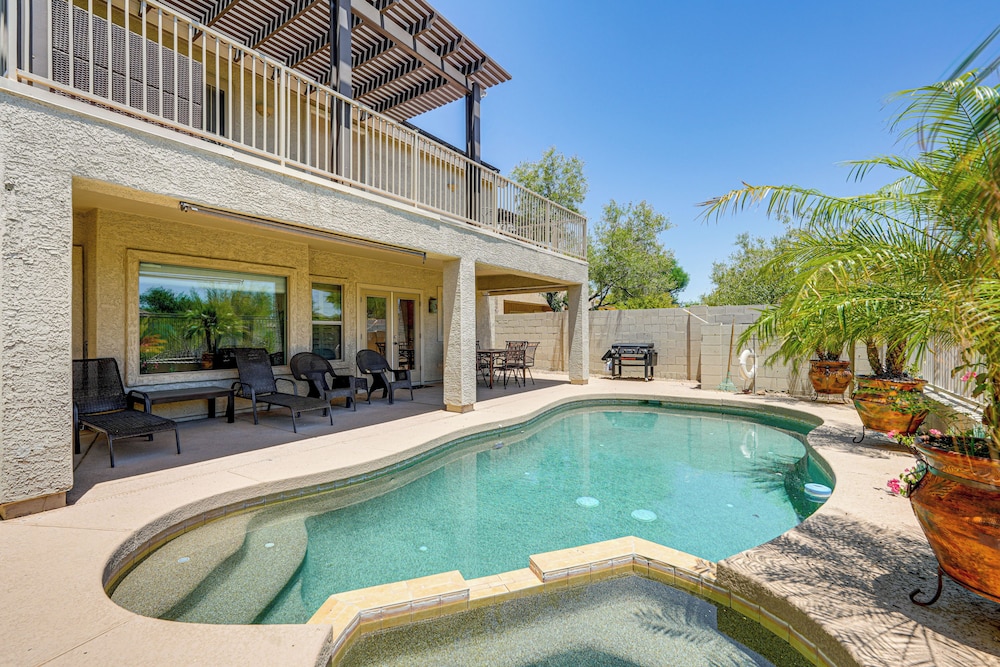 Spacious Family Oasis in Cave Creek!