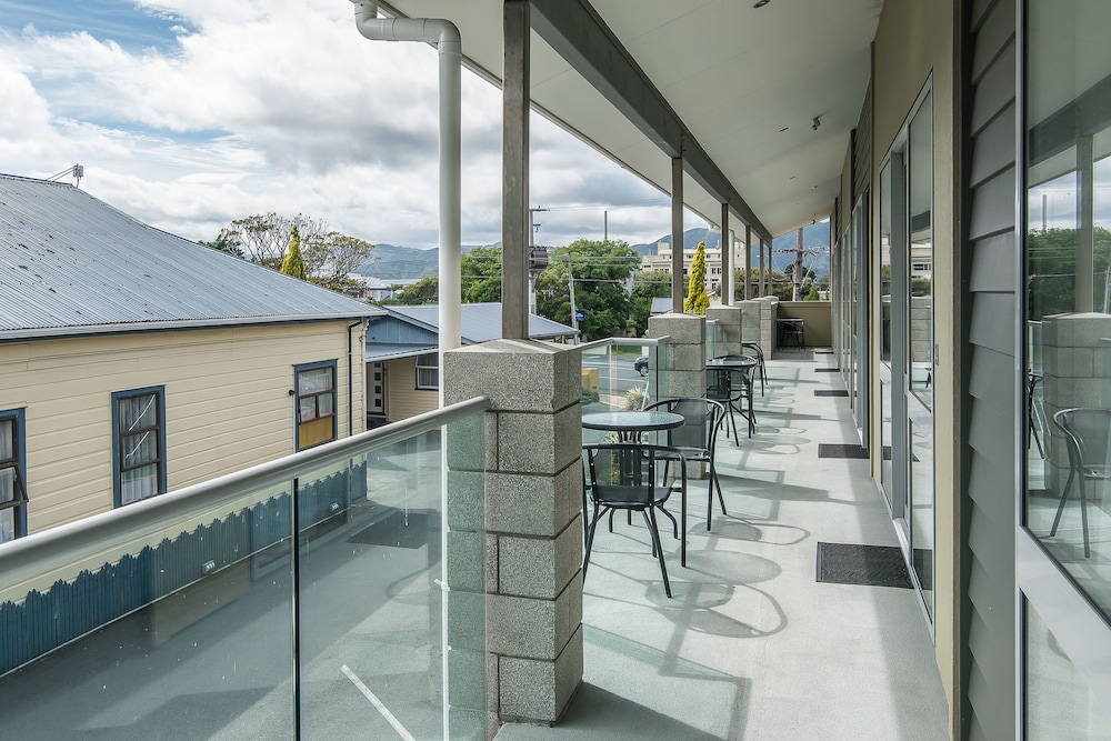 Avana Suites