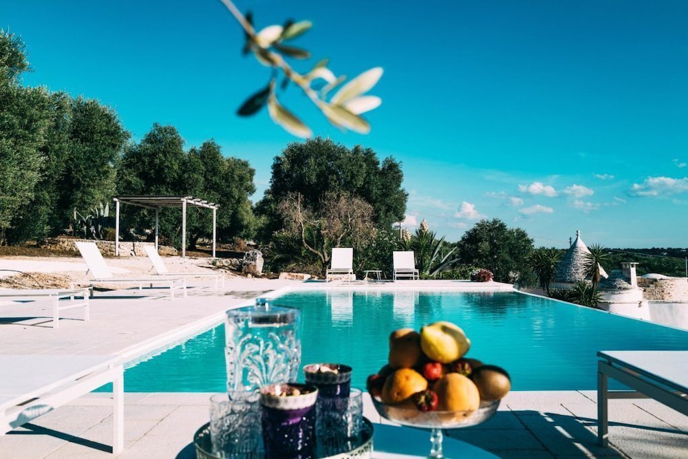Trulli Le Icone en Ostuni — recepcion & lobby