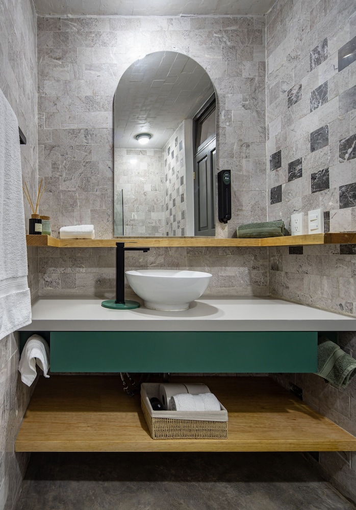 Rooftop Hot Tub 3 Levels 5bedroom in Villa Noria